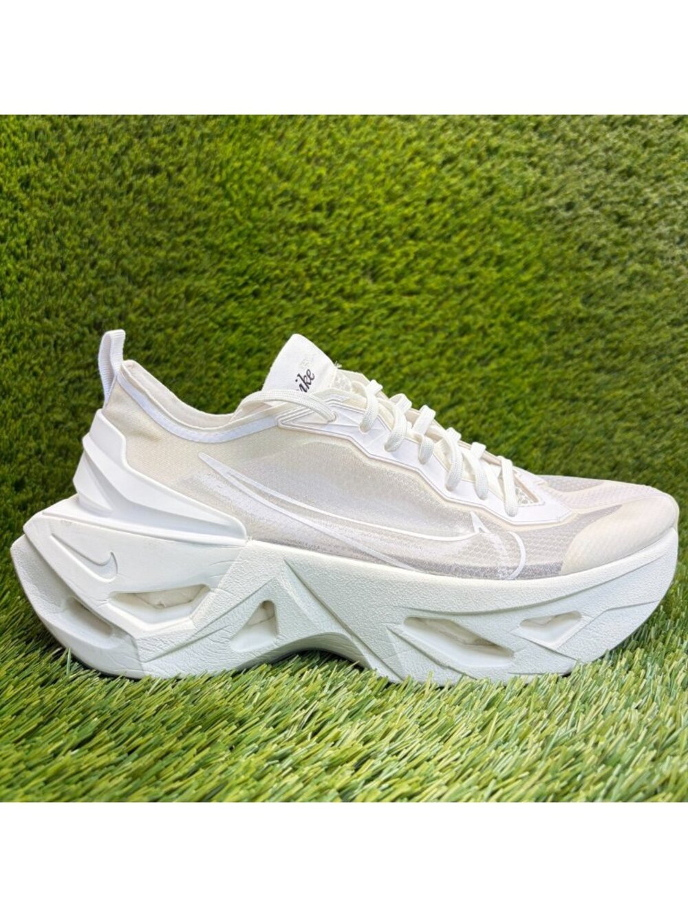 Nike ZoomX Vista Grind Womens Size 9.5 White Athletic Running Shoes Sneakers